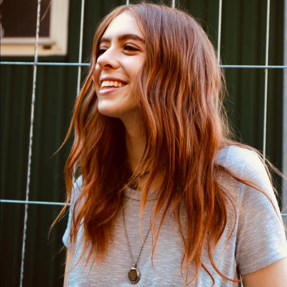 Meet your Posher, Racquel - Picture 2 of 3